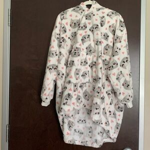 Marlo Lorenz "Throwzy". Snuggly Poncho. New with tags.